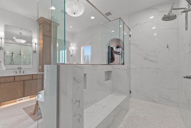 W5896 AUTUMN HILLS PARKWAY, Appleton, WI 54913