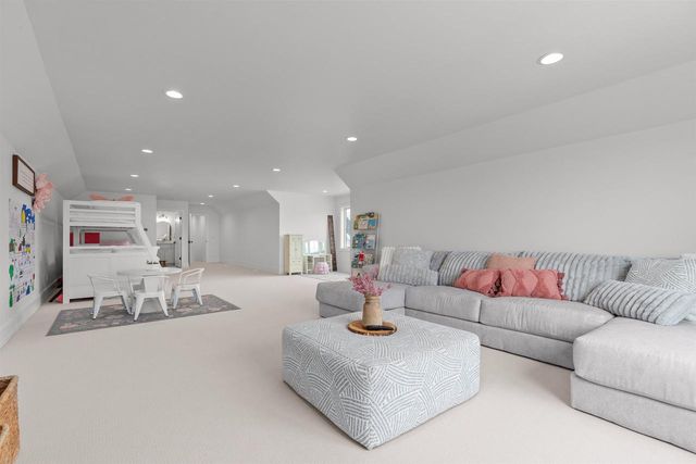 W5896 AUTUMN HILLS PARKWAY, Appleton, WI 54913