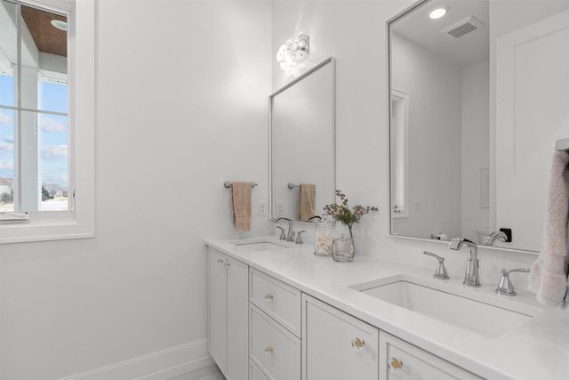 W5896 AUTUMN HILLS PARKWAY, Appleton, WI 54913