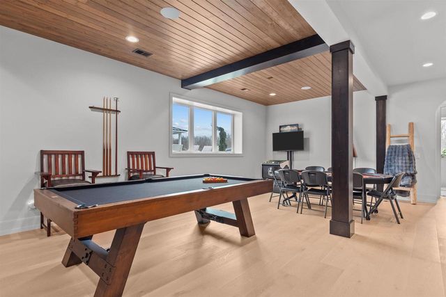 W5896 AUTUMN HILLS PARKWAY, Appleton, WI 54913