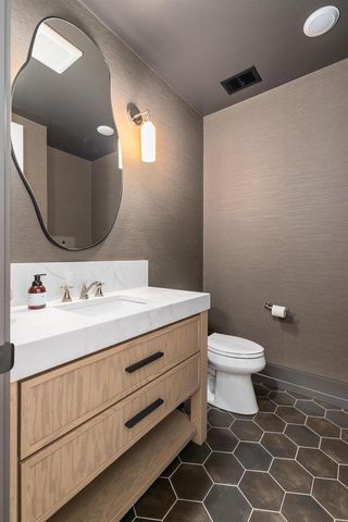 W5896 AUTUMN HILLS PARKWAY, Appleton, WI 54913