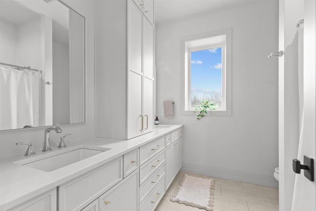 W5896 AUTUMN HILLS PARKWAY, Appleton, WI 54913