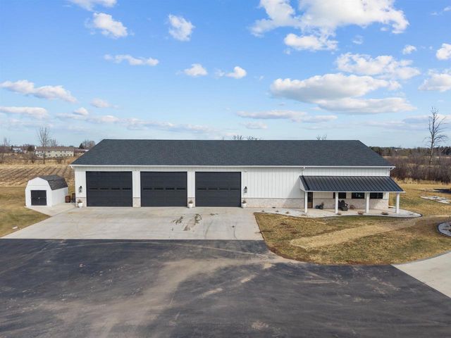 W5896 AUTUMN HILLS PARKWAY, Appleton, WI 54913