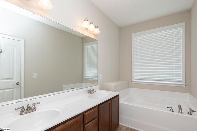 521 Turning Leaf Lane, Greer, SC 29651