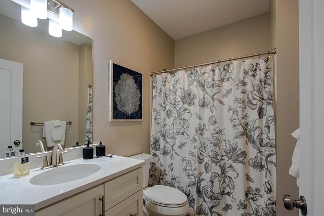 190 SUSSEX DR, State College, PA 16801