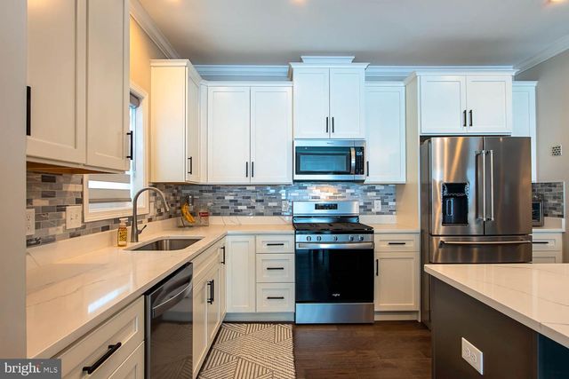 190 SUSSEX DR, State College, PA 16801