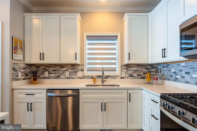 190 SUSSEX DR, State College, PA 16801