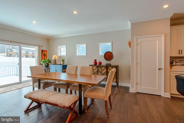 190 SUSSEX DR, State College, PA 16801