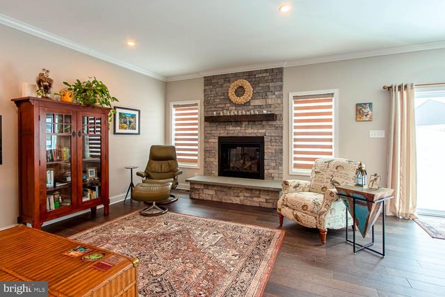 190 SUSSEX DR, State College, PA 16801