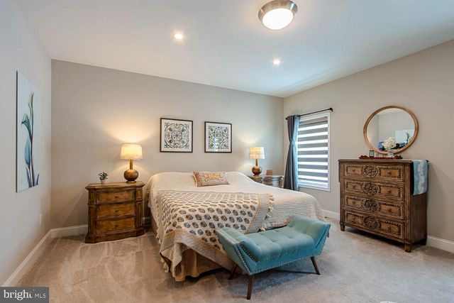 190 SUSSEX DR, State College, PA 16801