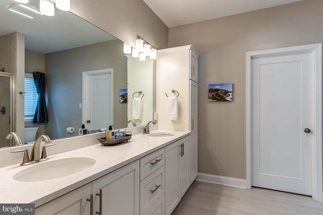 190 SUSSEX DR, State College, PA 16801