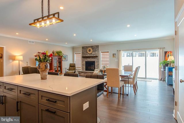 190 SUSSEX DR, State College, PA 16801