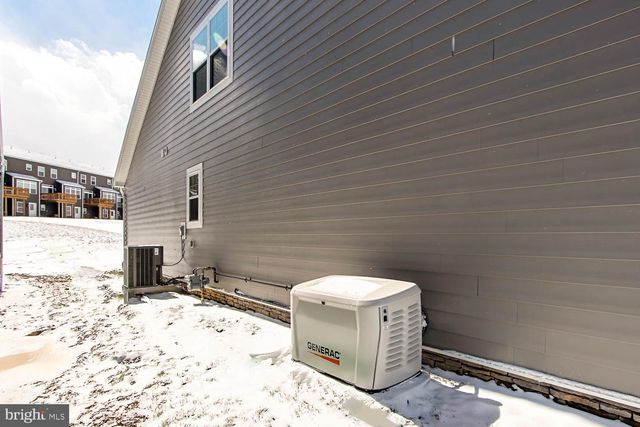 190 SUSSEX DR, State College, PA 16801