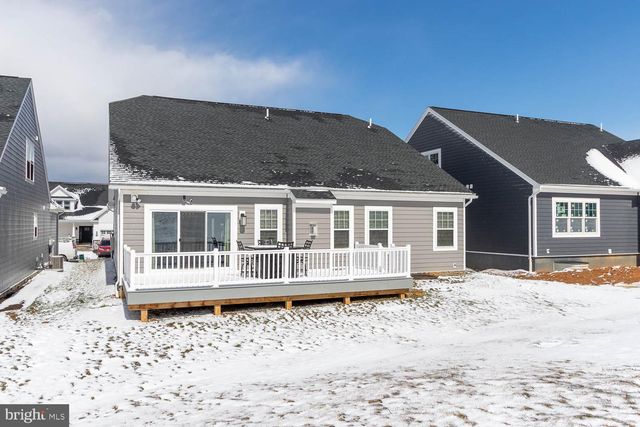 190 SUSSEX DR, State College, PA 16801