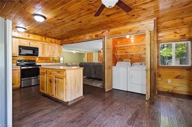 8368 Whispering Pines TRL, Windsor, VA 23487