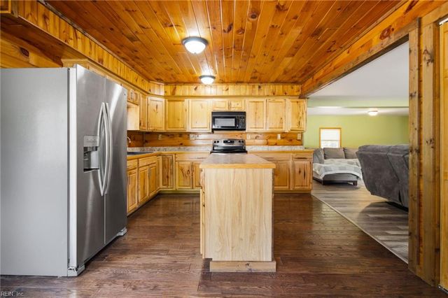 8368 Whispering Pines TRL, Windsor, VA 23487