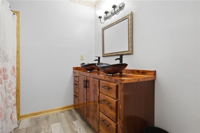 8368 Whispering Pines TRL, Windsor, VA 23487