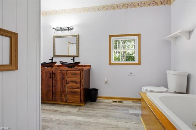 8368 Whispering Pines TRL, Windsor, VA 23487