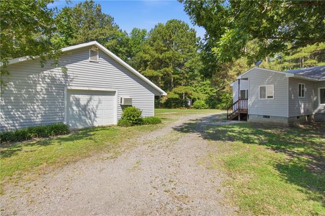 8368 Whispering Pines TRL, Windsor, VA 23487