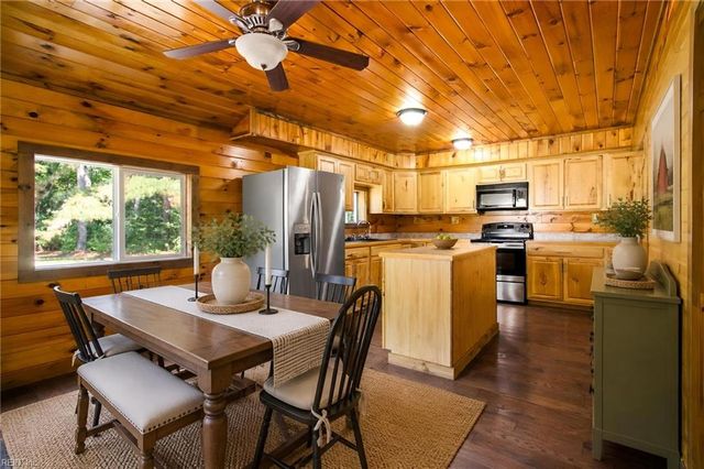 8368 Whispering Pines TRL, Windsor, VA 23487