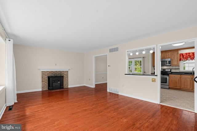 1901 LONGCOME DR, Wilmington, DE 19810