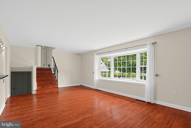 1901 LONGCOME DR, Wilmington, DE 19810