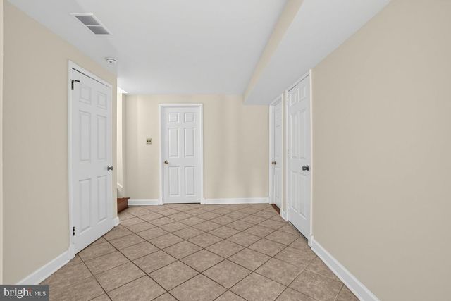 1901 LONGCOME DR, Wilmington, DE 19810