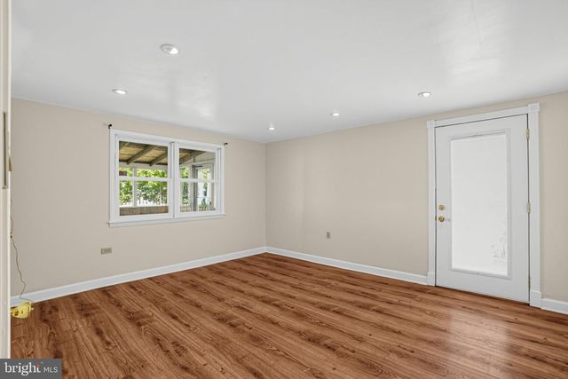 1901 LONGCOME DR, Wilmington, DE 19810