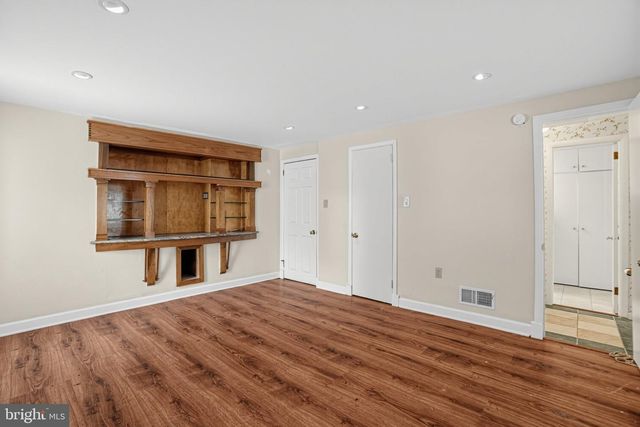 1901 LONGCOME DR, Wilmington, DE 19810