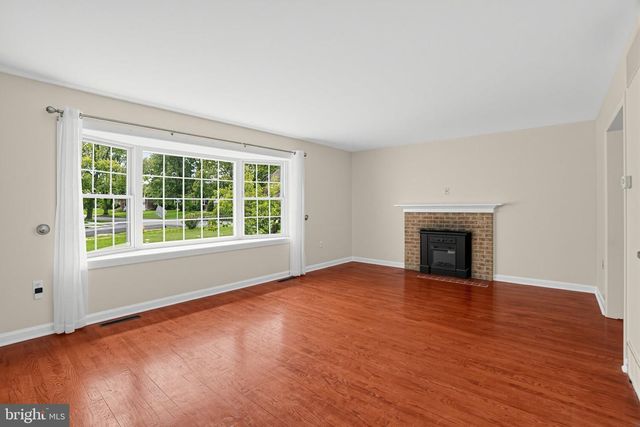 1901 LONGCOME DR, Wilmington, DE 19810