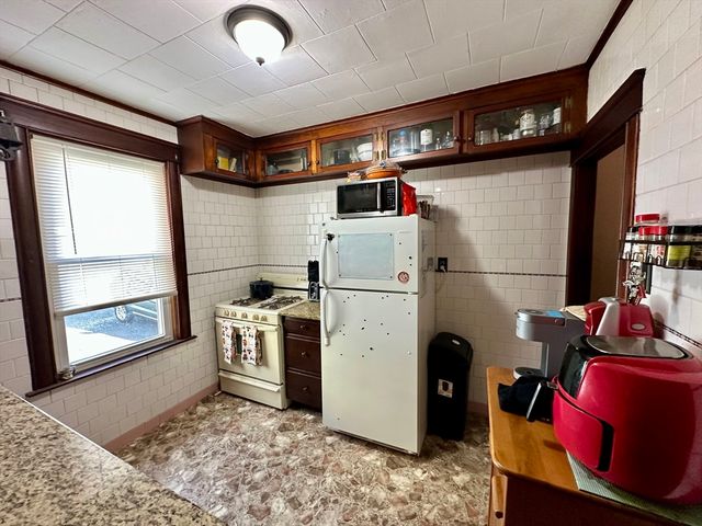 150 Crawford St, Fall River, MA 02724