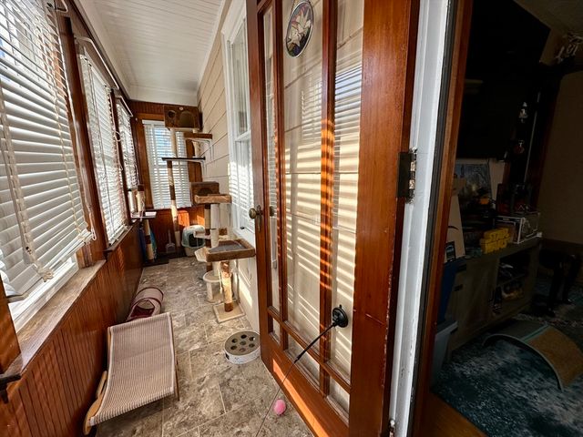 150 Crawford St, Fall River, MA 02724
