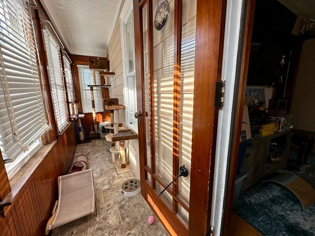 150 Crawford St, Fall River, MA 02724