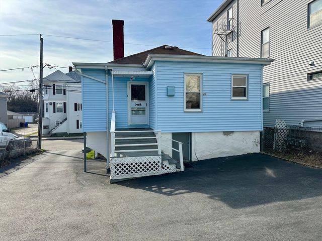 150 Crawford St, Fall River, MA 02724