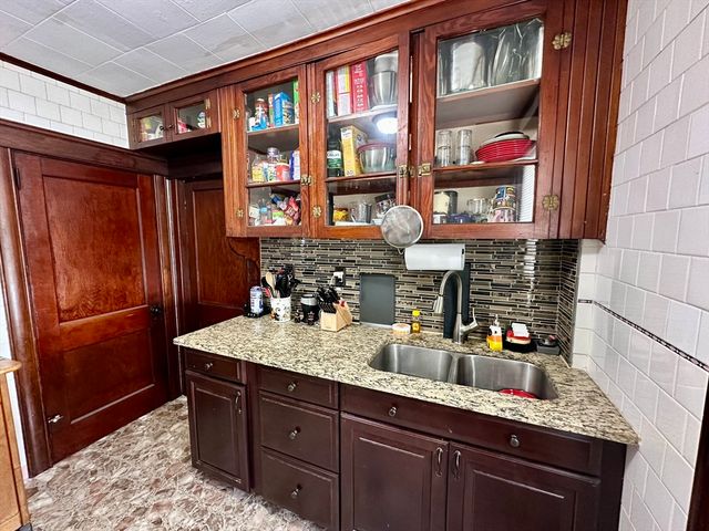 150 Crawford St, Fall River, MA 02724