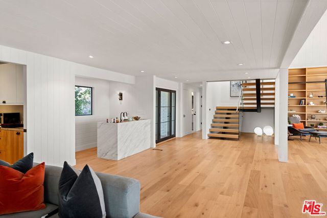 23901 Malibu Knolls Road, Malibu, CA 90265