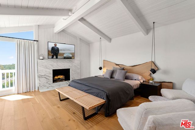 23901 Malibu Knolls Road, Malibu, CA 90265