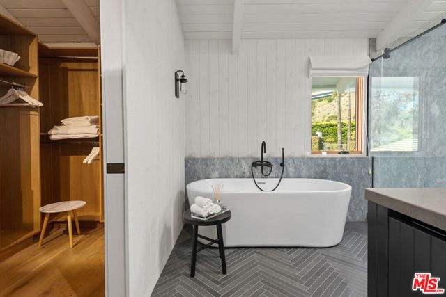 23901 Malibu Knolls Road, Malibu, CA 90265