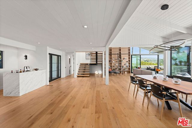 23901 Malibu Knolls Road, Malibu, CA 90265