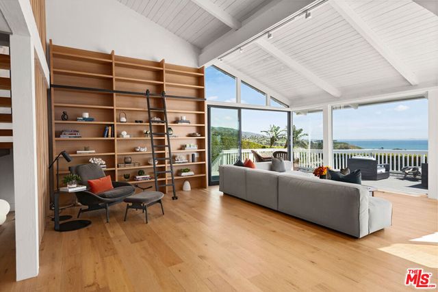 23901 Malibu Knolls Road, Malibu, CA 90265