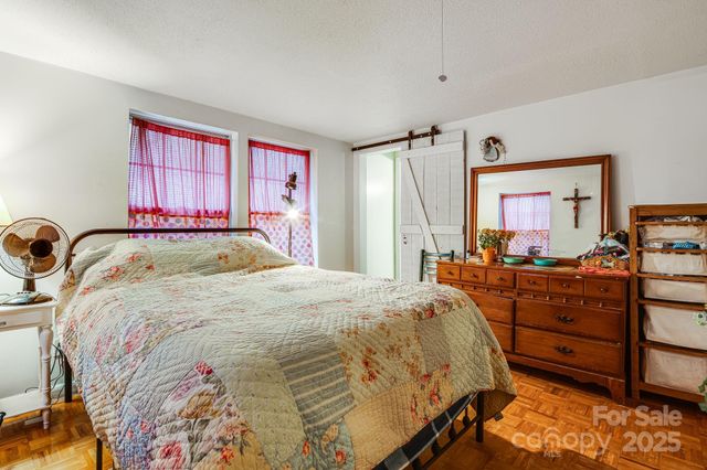 55 Heavenly Lane, Fairview, NC 28730