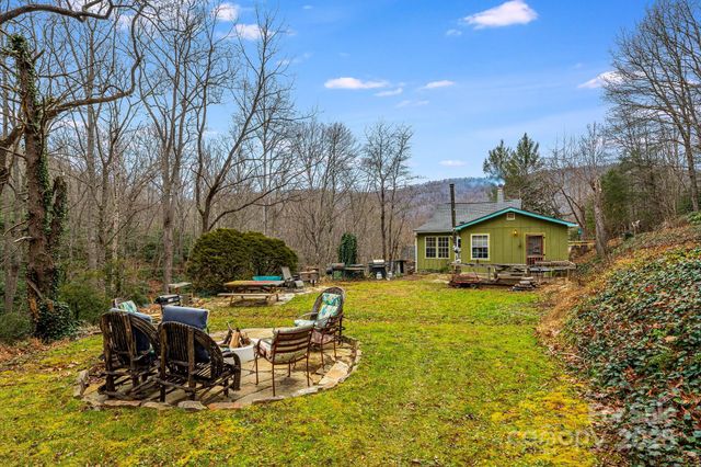 55 Heavenly Lane, Fairview, NC 28730