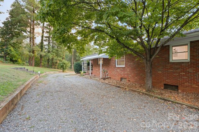 1452 Sweeten Creek Road, Asheville, NC 28803