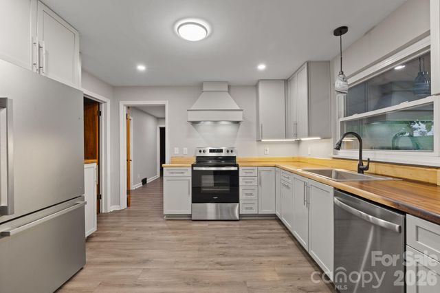 1452 Sweeten Creek Road, Asheville, NC 28803