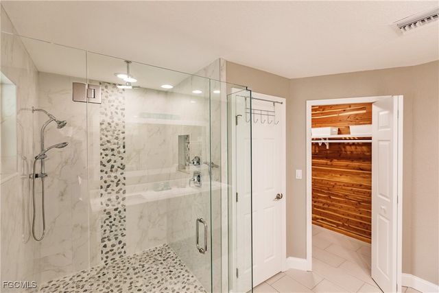 1424 Windsor CT, Cape Coral, FL 33904