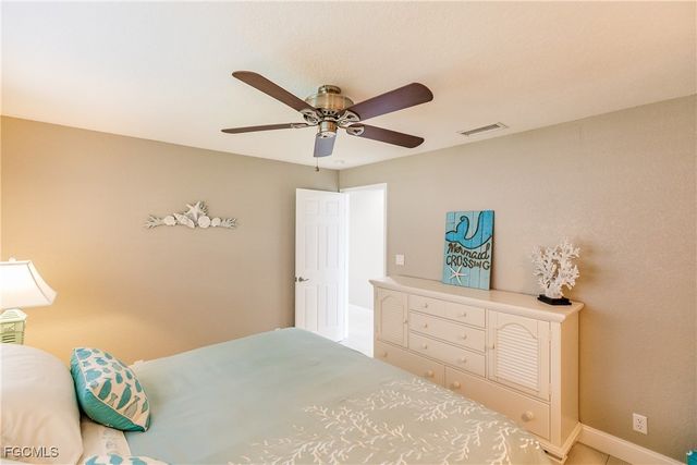 1424 Windsor CT, Cape Coral, FL 33904