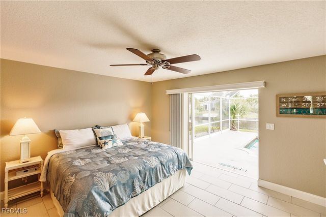 1424 Windsor CT, Cape Coral, FL 33904