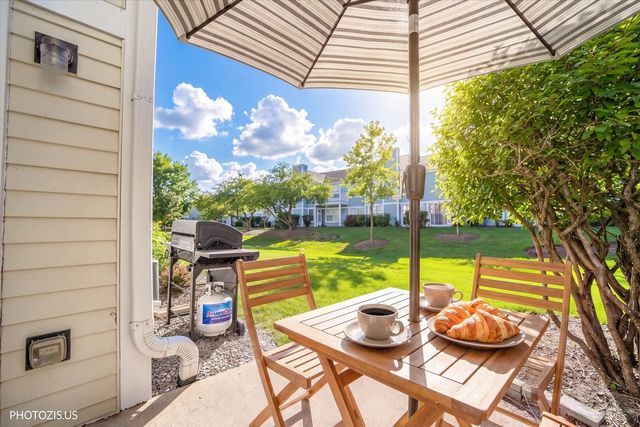 208 Westminster Court D, Schaumburg, IL 60193