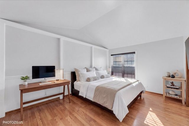 208 Westminster Court D, Schaumburg, IL 60193