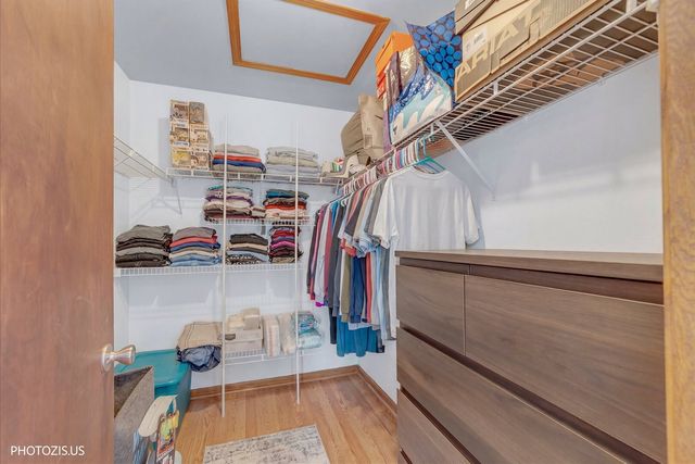 208 Westminster Court D, Schaumburg, IL 60193